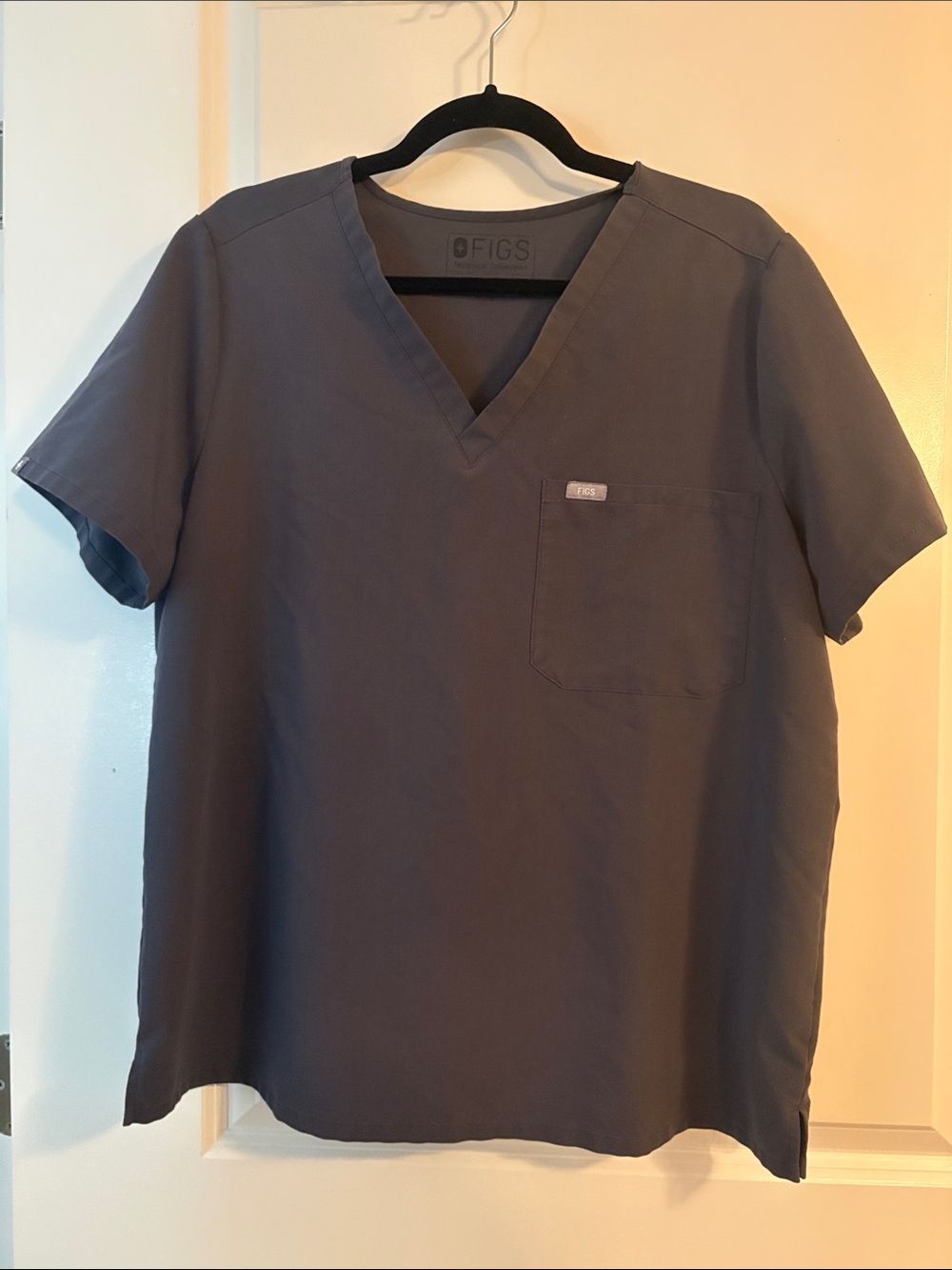 Figs Women’s V-Neck Scrub Top in Charcoal